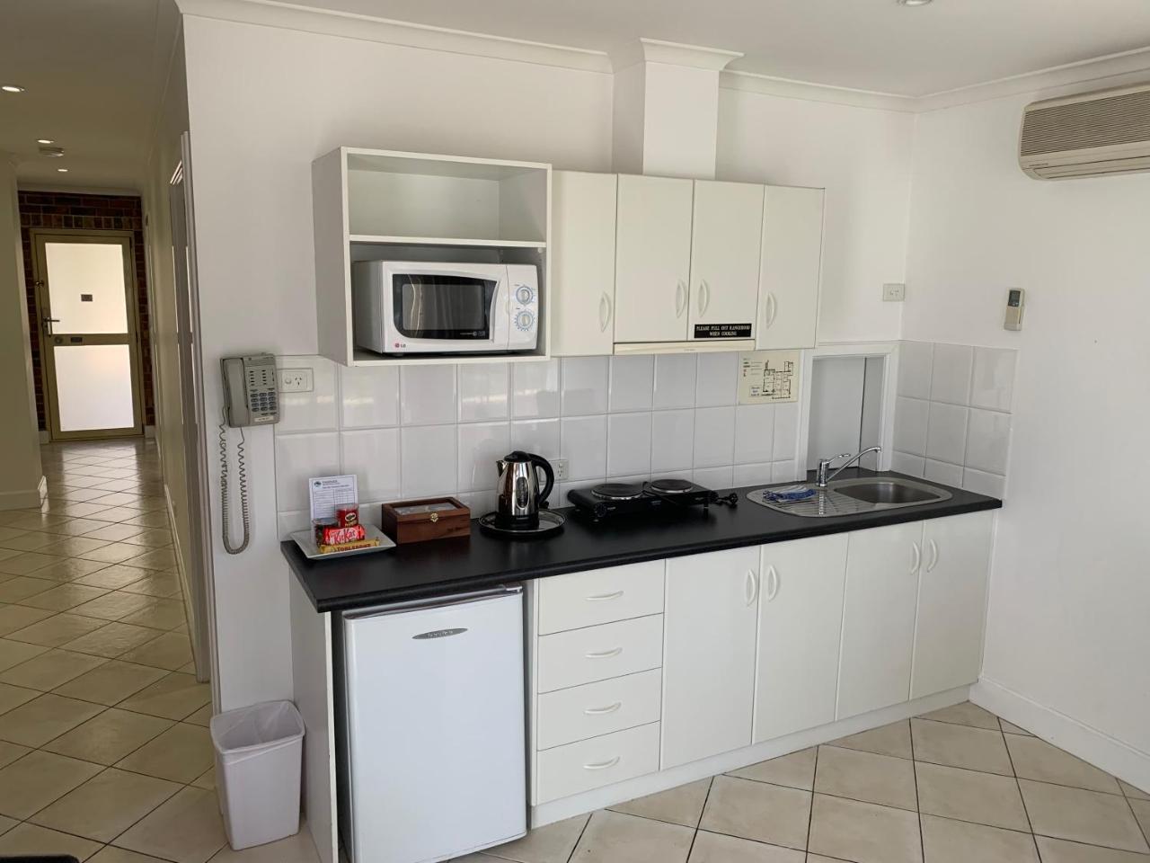 Ensenada Motor Inn And Suites Adelaide Dış mekan fotoğraf