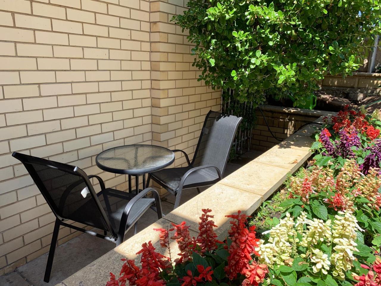 Ensenada Motor Inn And Suites Adelaide Dış mekan fotoğraf