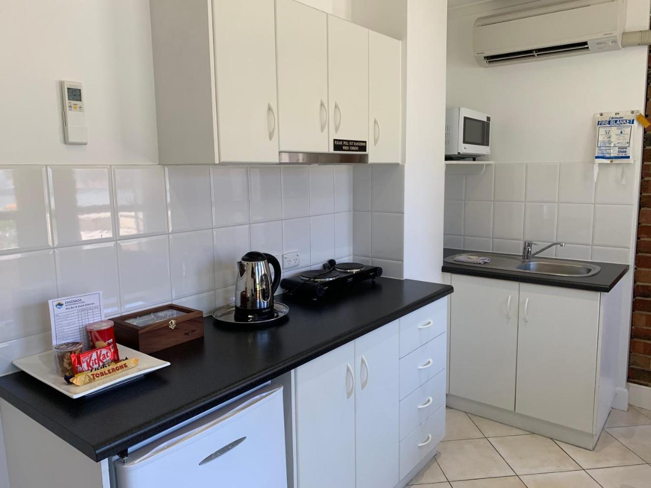 Ensenada Motor Inn And Suites Adelaide Dış mekan fotoğraf